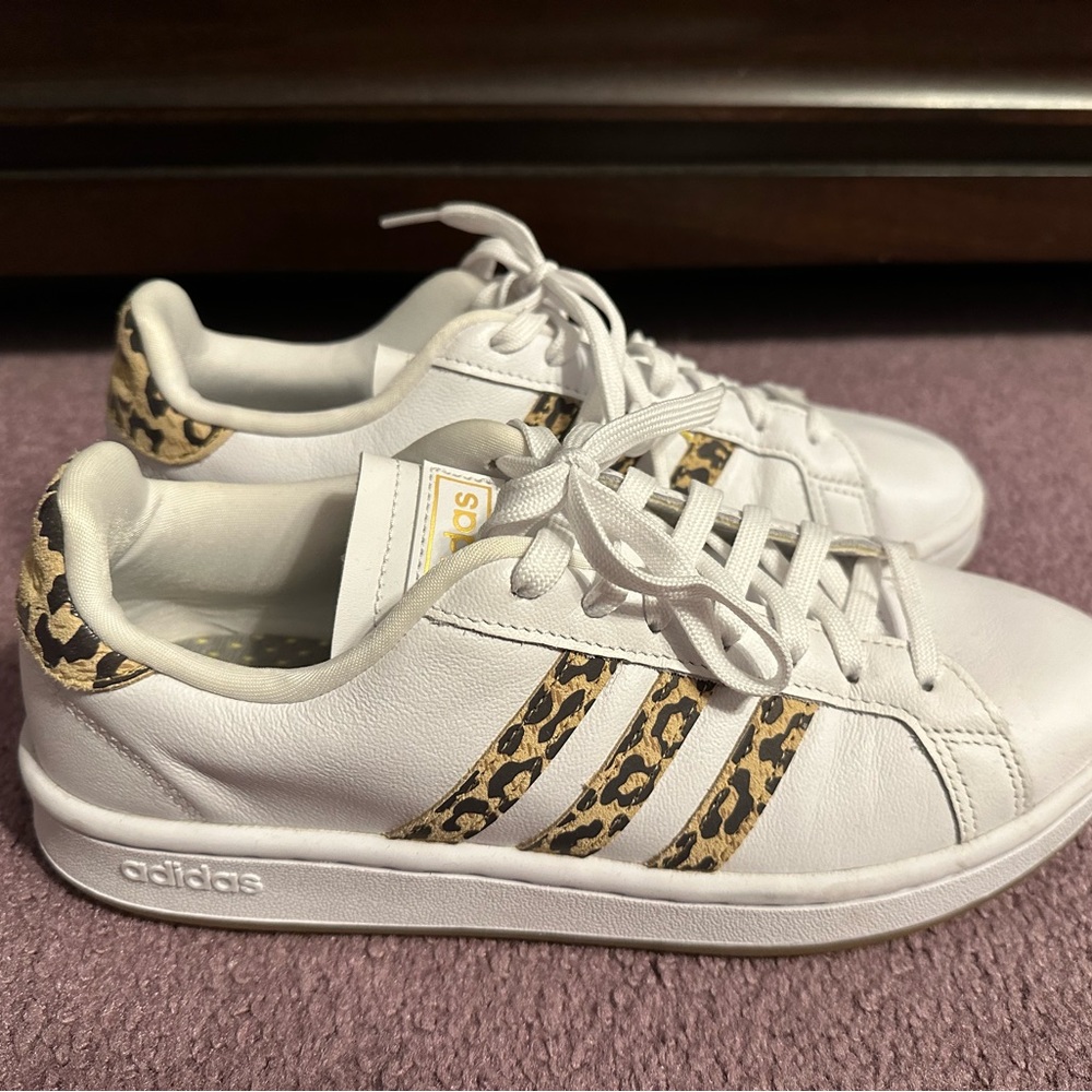 Adidas woman leopard print shoes. Size 7.5. Cloud foam comfort soles.